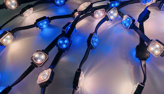 Dauerlichtlösung für die Außenbeleuchtung mit Led-Banddekoration für Gebäudefassaden