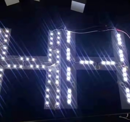 Niederspannung DC12V RGB LED-Panel für Indoor-Mall-Werbedisplay-Box Outdoor-Hotel-Schildbuchstaben